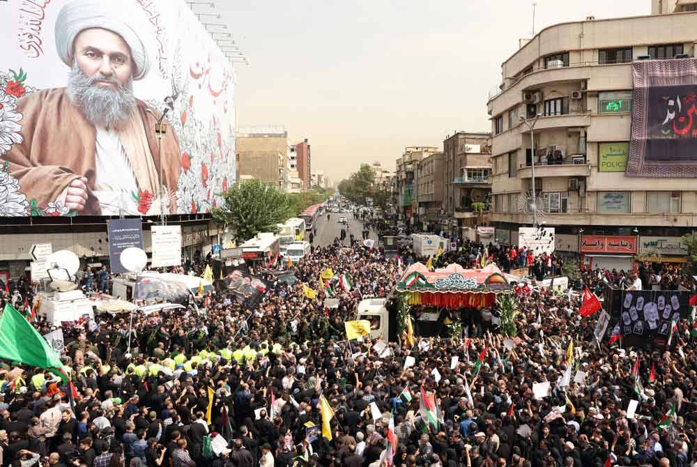 Ribuan rakyat Iran mengambil bahagian dalam upacara menghormati Haniyeh, di Teheran, pada 1 Ogos 2024.