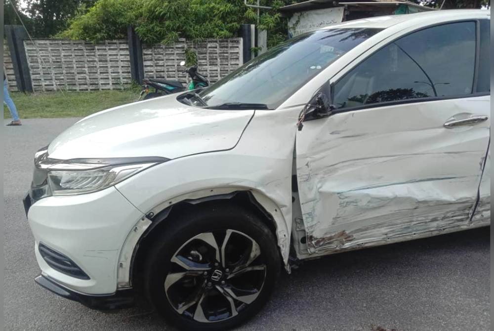 Keadaan SUV jenis Honda HRV dipandu seorang lelaki selepas terlibat kemalangan di Jalan Sultan Mahmud, Kuala Terengganu.