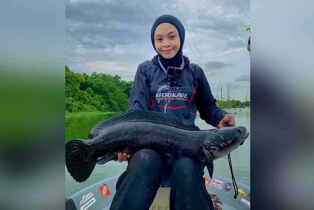 Nurul Aina minat memancing sejak di sekolah menengah lagi.