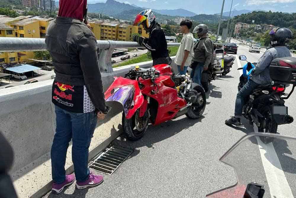Kemalangan melibatkan motosikal berkuasa tinggi yang berlaku sebelum ini.