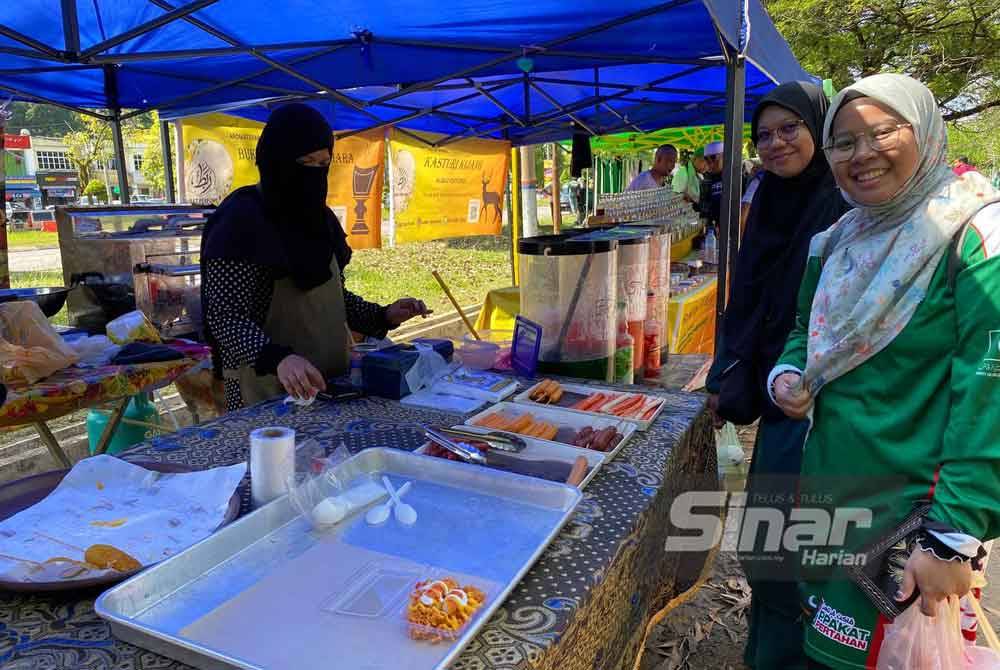 Halimatun tidak menang tangan melayan pelanggan pada hari penamaan calon PRK DUN Nenggiri.