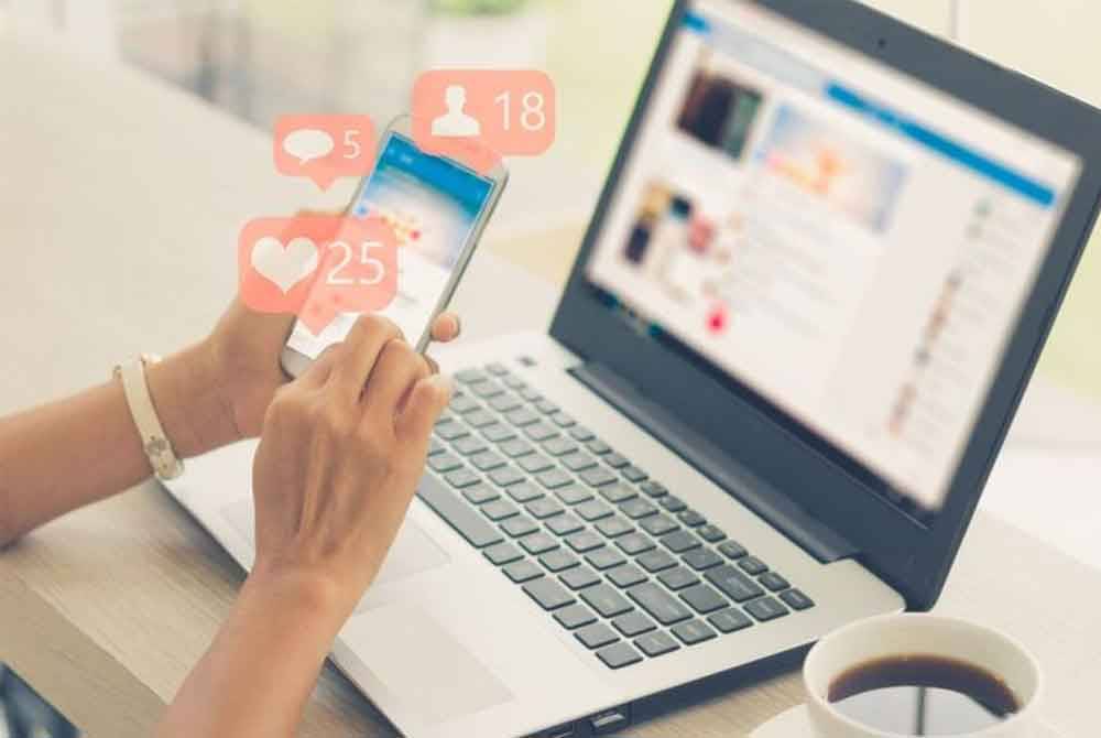 Malaysia sebagai negara yang menekankan perniagaan digital menggalakkan usahawan menggunakan kaedah media sosial. Gambar hiasan