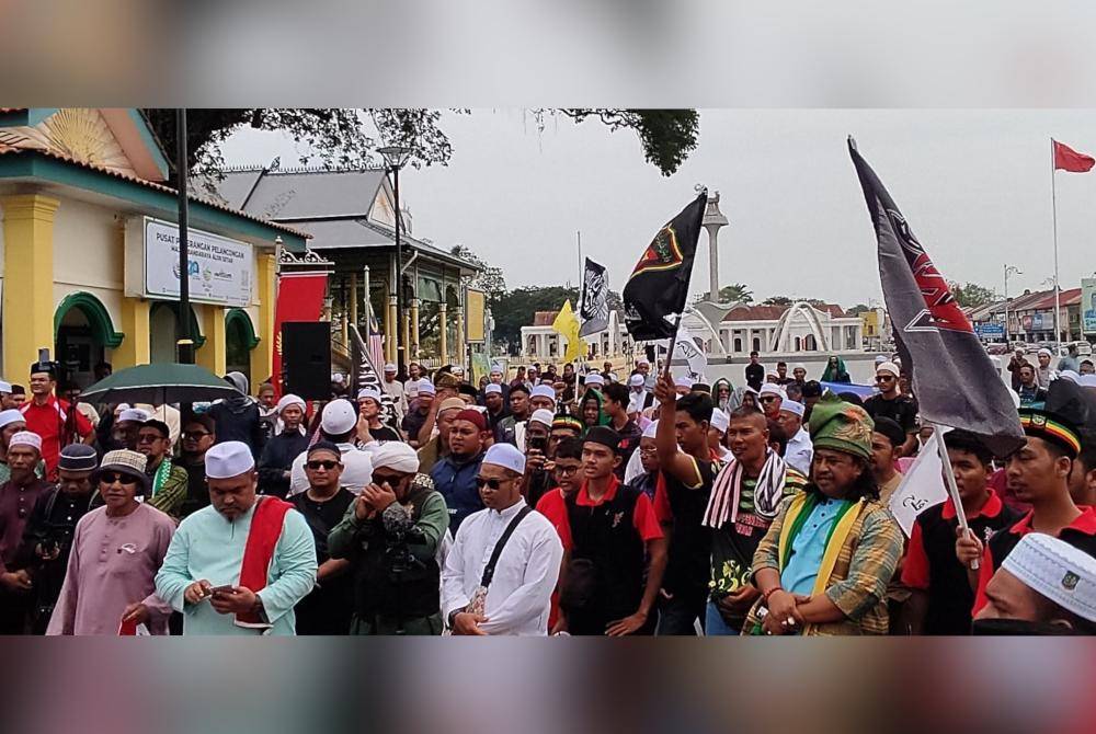 Sebahagian yang hadir pada himpunan solidariti rakyat bersama kerajaan negeri Kedah anjuran GERAHAM.
