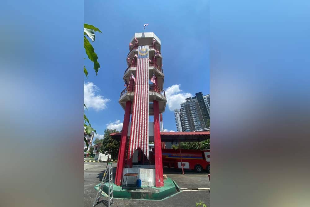 Jalur gemilang gergasi siap dipasang hiasi menara di BBP Selayang.