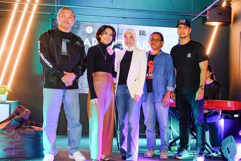 Ara bersama individu penting di sebalik penghasilan lagu baharunya.