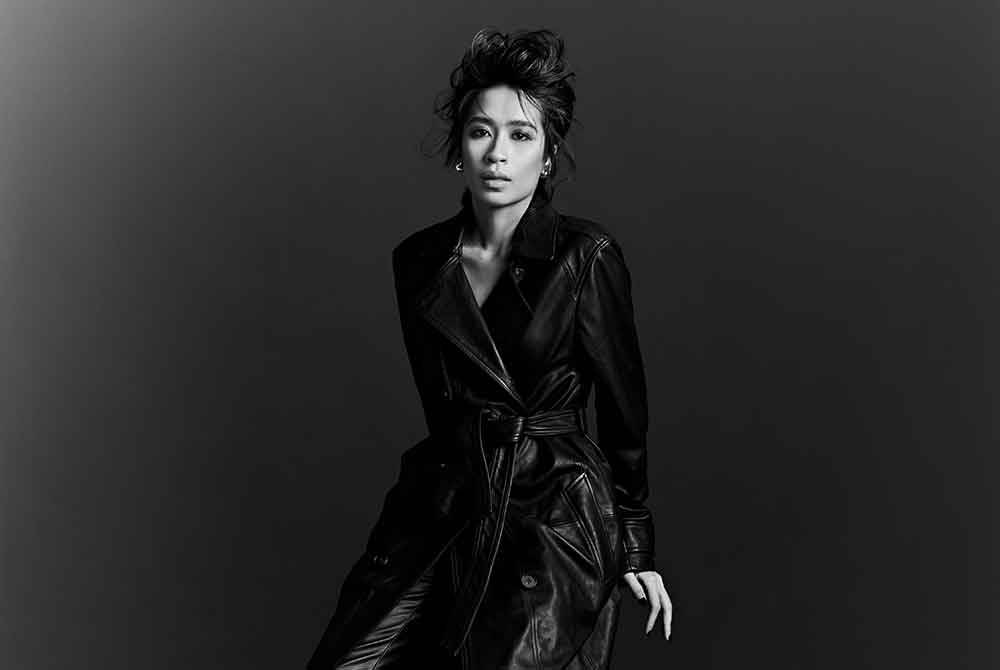 Lebih berhati-hati selepas insiden lalu, Ara kini lebih peka dengan keadaan sekeliling.