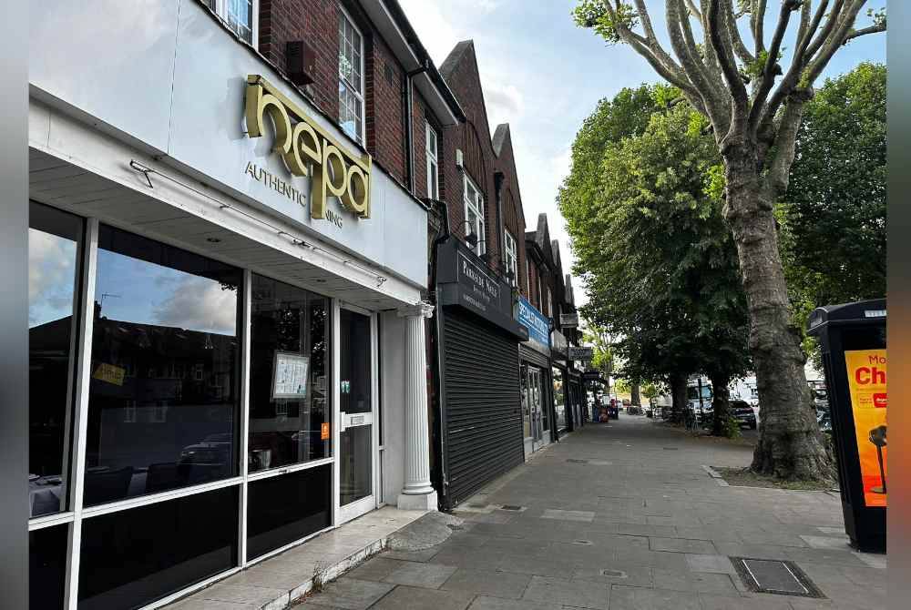 
Sebahagian kedai dan restoran di Boston Manor yang ditutup pada Selasa telah kembali beroperasi.