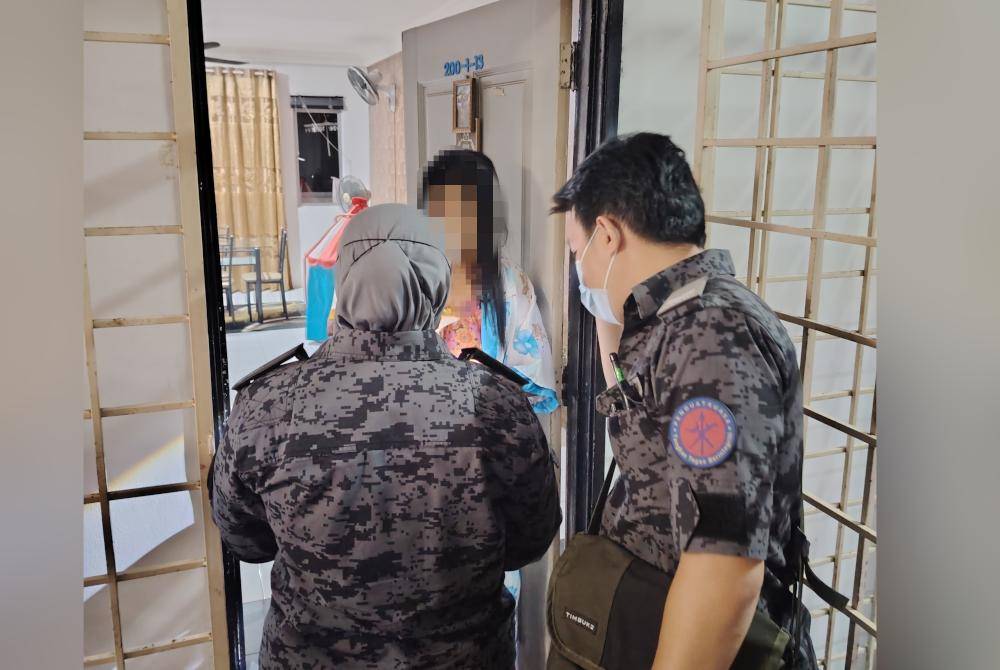 JIM Kuala Lumpur menjalankan pemeriksaan di 25 unit kediaman pangsapuri di Segambut, Kuala Lumpur pada Jumaat