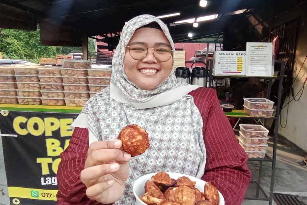 Bahulu sabut telur itik yang agak gelap berbanding bahulu telur ayam.