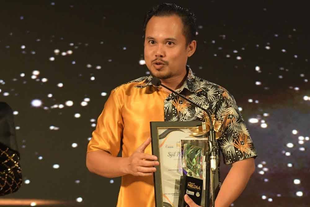 Saifullah menang anugerah Laporan Berita Terbaik menerusi berita 'Ipoh Model Ekonomi Donat' pada malam Anugerah Media Bandaraya Ipoh 2024 yang berlangsung pada Sabtu.