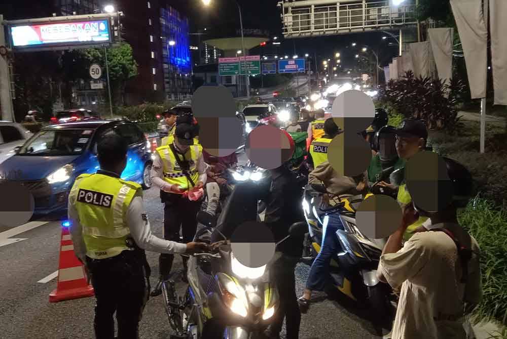 Operasi bersepadu yang dijalankan ini melibatkan pemeriksaan sebanyak 2,190 motosikal dan 207 buah kereta.