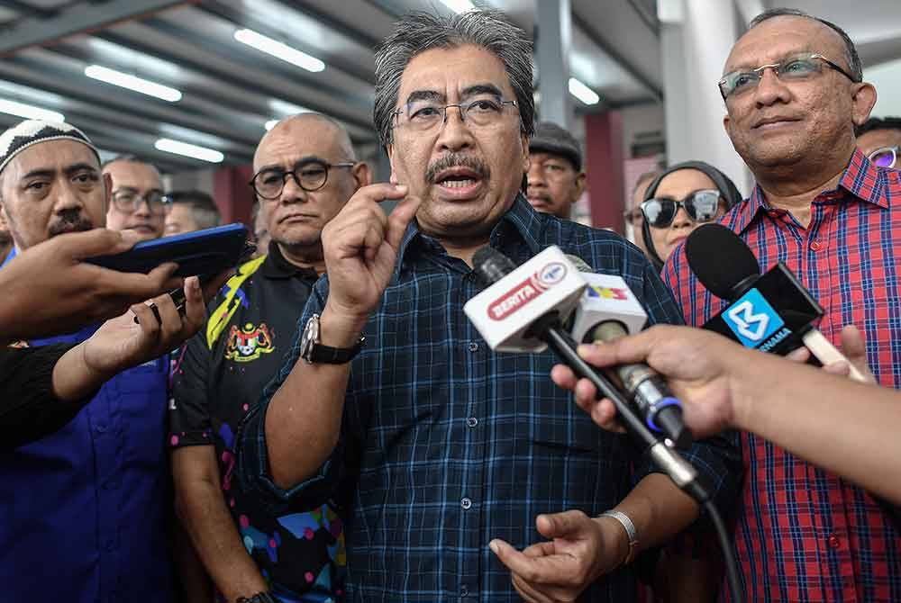 Johari ditemu bual pemberita pada Majlis Pelancaran dan Pelepasan Konvoi Kembara Merdeka Peringkat Wilayah Persekutuan sempena Sambutan Bulan Kebangsaan 2024 di Pasar Wirawati Taman Maluri. Foto Bernama