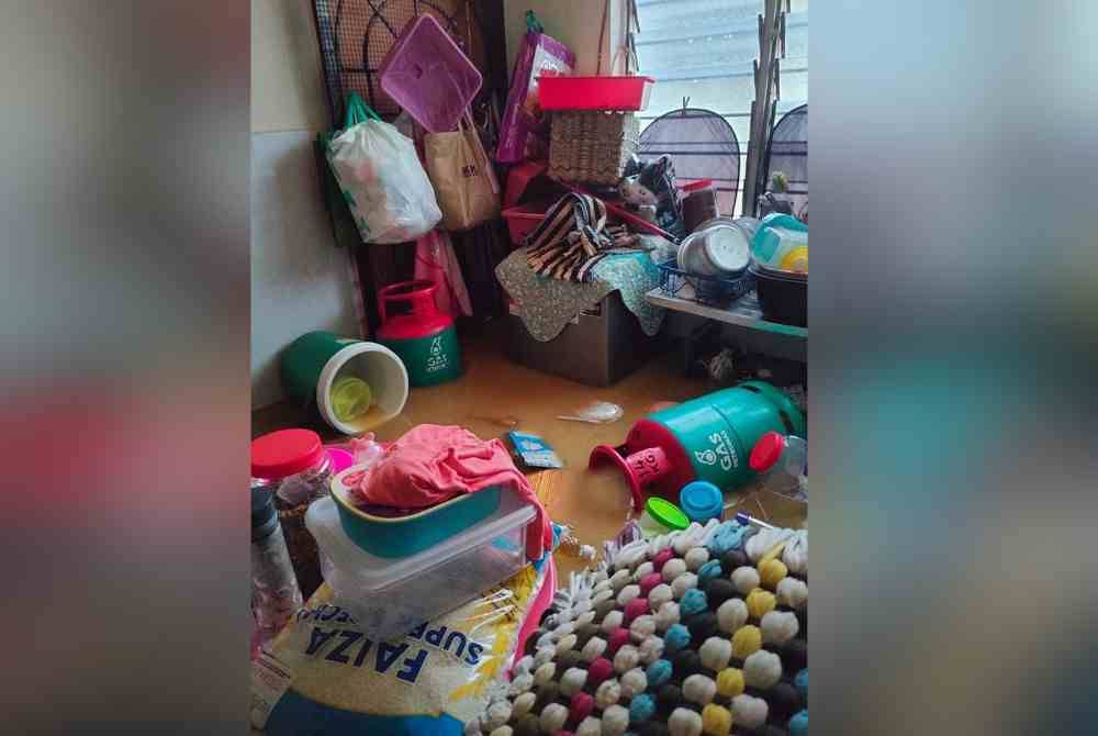 Foto keadaan banjir yang dikongsi pengguna media sosial.