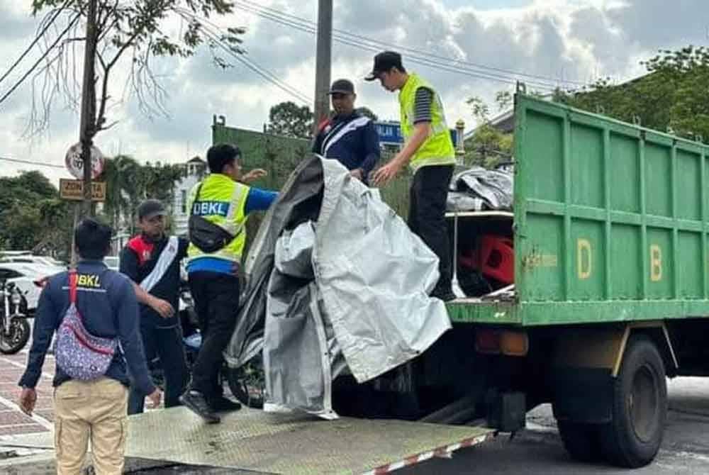 Kesemua barangan yang diambil tindakan pindah halangan dibawa ke Setor Sitaan Jalan Lombong, Taman Miharja Cheras, Kuala Lumpur