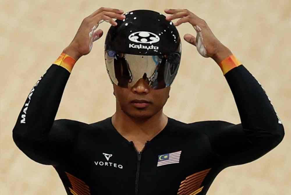 Pelumba basikal trek negara Muhammad Shah Firdaus Sahrom ketika beraksi acara basikal trek keirin lelaki suku akhir pada Sukan Olimpik Paris 2024 di Saint-Quentin-en Yvelines National Velodrome pada Ahad. Foto Bernama