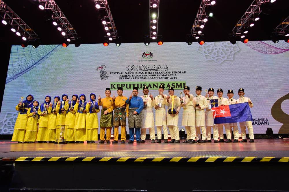 Kontinjen Johor diwakili kumpulan Izdan johan kategori sekolah menengah dan Al-Insyirah (Sabah) kategori nasyid sekolah rendah.