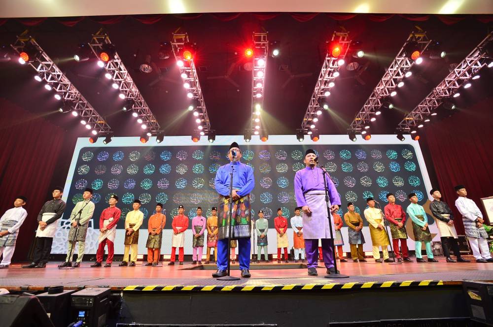 Persembahan bertenaga oleh kumpulan nasyid yang bertanding pada FNKSS.