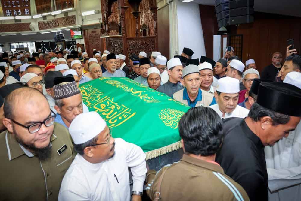 Jenazah bekas Mufti Negeri Sembilan Datuk Mohd Yusof Ahmad selamat dikebumikan di Tanah Perkuburan Islam Makam Tuan Sheikh Hj Mohd Said, Sikamat.