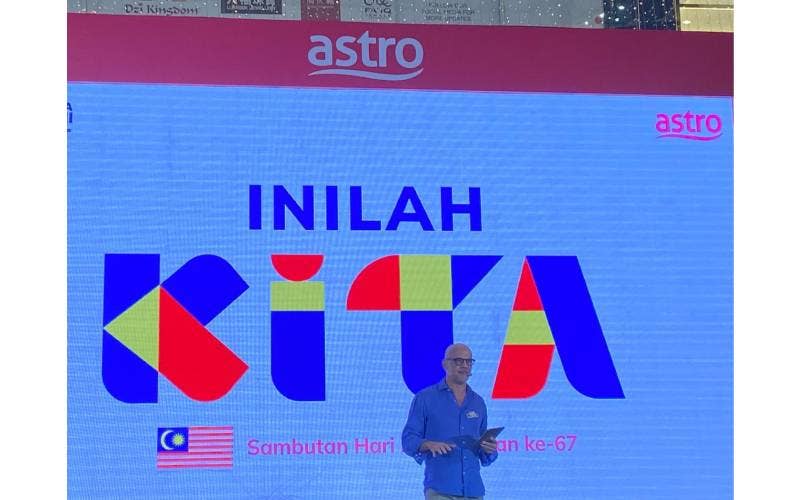 Euan memberikan penerangan mengenai kempen ‘Inilah KITA’ kepada para tetamu yang hadir pada majlis pelancaran berkenaan.