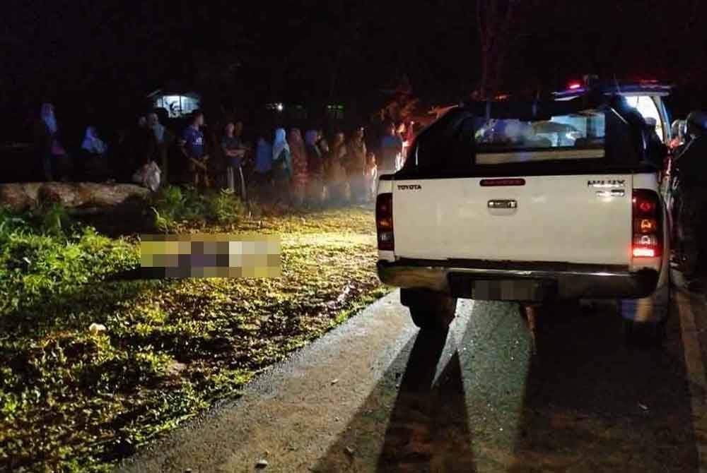 Kemalangan berlaku di Jalan Chuchuh Puteri A-Sungai Pas, di sini, Rabu, meragut nyawa Mohamad Asyraf. Foto Ihsan PDRM.