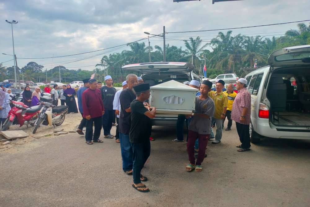 Jenazah dibawa ke Masjid Jamek Paya Redan untuk disembahyangkan sebelum dikebumikan pada pagi Jumaat.