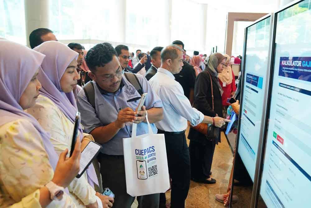 Pelarasan gaji penjawat awam yang diumumkan kerajaan merupakan satu penghormatan dan pengiktirafan, namun ia perlu dipikul dengan tanggungjawab tinggi. Foto Sinar Harian-ROSLI TALIB