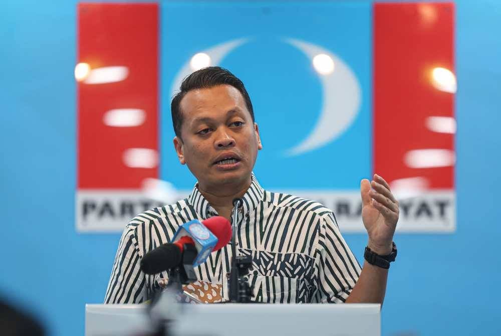 Nik Nazmi. Foto fail Bernama