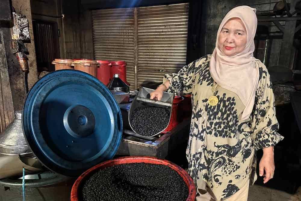 Biji kopi yang telah siap digoreng.