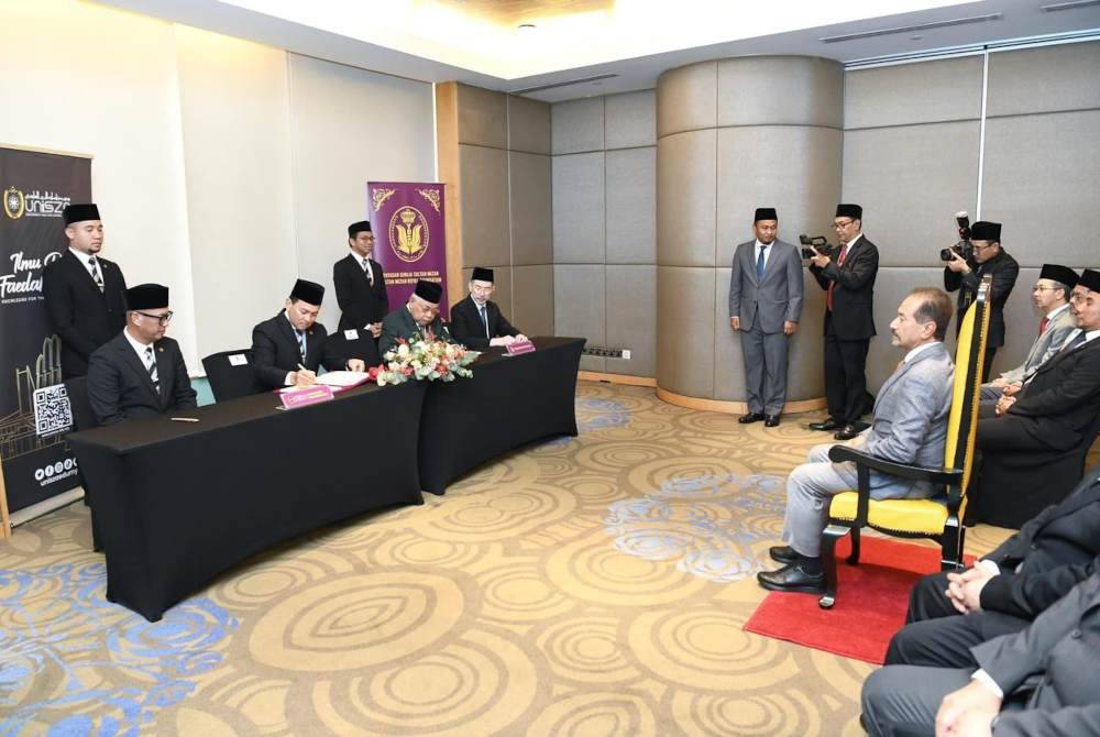 Sultan Mizan Zainal Abidin yang juga selaku Pengerusi YDSM telah berkenan menyaksikan Majlis Menandatangani MoU antara UniSZA dan YDSM.