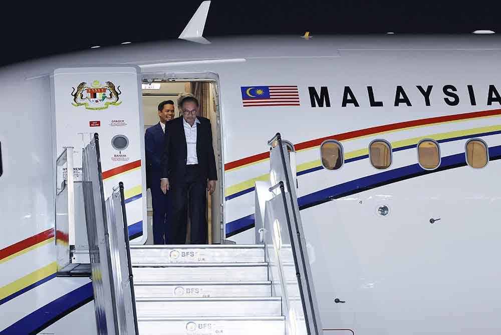 Anwar tiba di ibu negara India untuk lawatan rasmi tiga hari. Foto Bernama