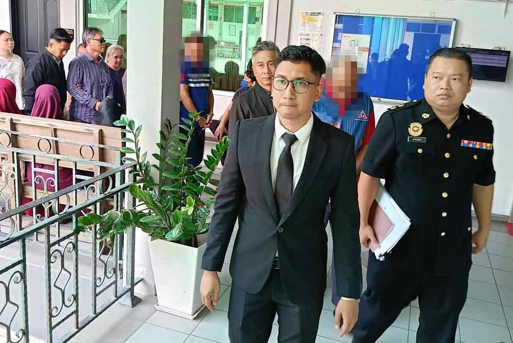 Perintah reman selama lima hari sehingga Ahad dikenakan ke atas dua orang suspek yang berusia 50 hingga 60-an, manakala seorang lagi suspek berusia 50-an dikenakan reman selama empat sehingga Sabtu.