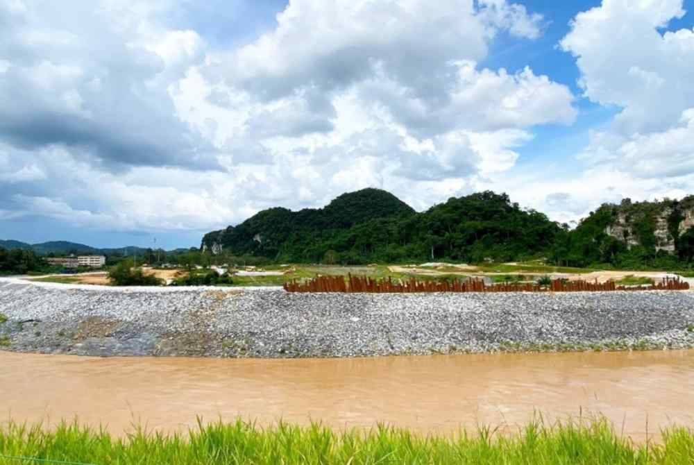 Projek yang telah diluluskan kerajaan Persekutuan pada 2012 dan kerajaan Kelantan pada 2014 ini telah mencapai tahap kemajuan 40.5 peratus sehingga Jun lalu serta dijangka siap sepenuhnya pada pertengahan 2027.