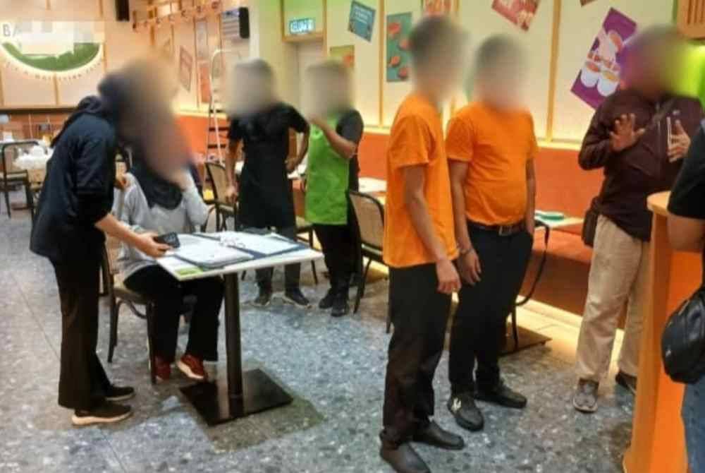 Serbuan yang dilakukan Bahagian Penguatkuasa Imigresen Pulau Pinang dalam Ops Selera di medan selera sebuah pusat membeli-belah di Seberang Jaya. Foto JIM Pulau Pinang