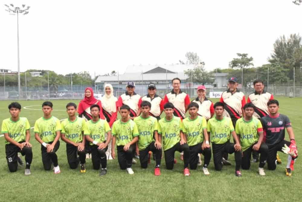 SMK Dato' Haron akan berdepan cabaran SMK Shah Alam dalam aksi separuh akhir Piala Datuk Mokhtar Dahari B-18.