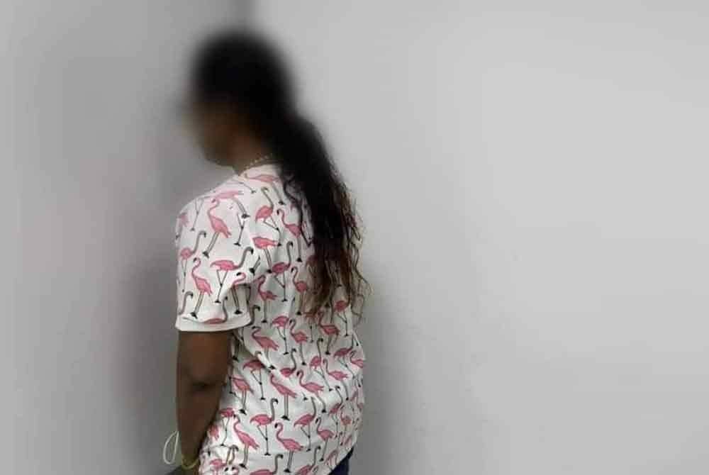 Wanita terbabit mengaku dia bukanlah ibu kepada lelaki tersebut dan telah menerima sejumlah wang sebagai ganjaran untuk urusan berkenaan.