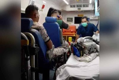 Dua anggota Maritim Malaysia Terengganu cedera selepas bergelut dengan nelayan asing Vietnam.