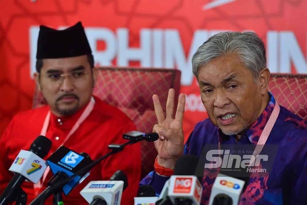 Ahmad Zahid (kanan) semasa sidang akhbar di WTCKL pada Khamis. FOTO: SINAR HARIAN - ASRIL ASWANDI SHUKOR.