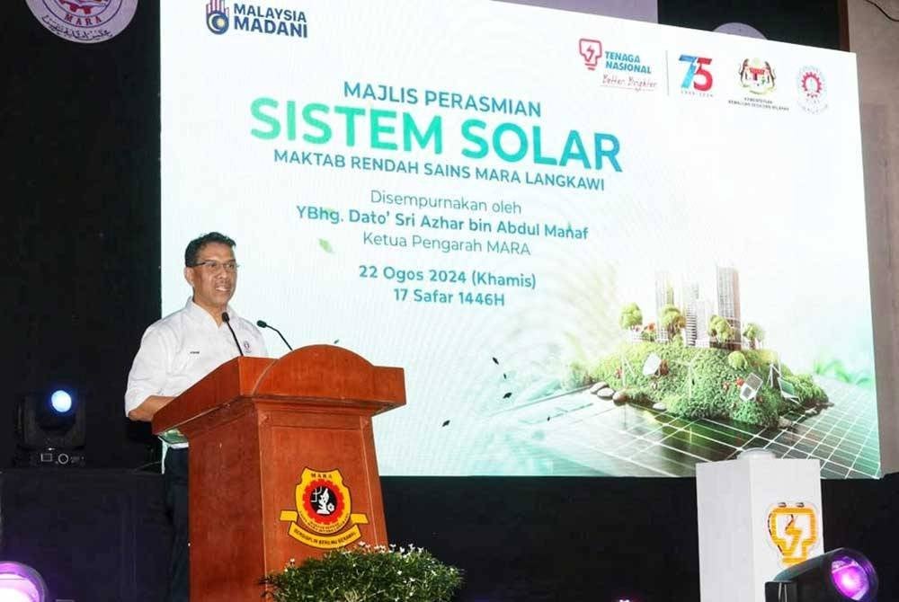 Azhar ketika berucap pada Majlis Perasmian Pengoperasian Sistem Solar IPMA di MRSM Langkawi pada Khamis.