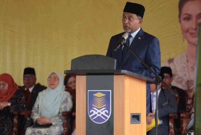 Zambry ketika menyampaikan sembah ucapan sempena perasmian UiTM Cawangan Perak Kampus Tapah yang disempurnakan Sultan Perak pada Khamis.