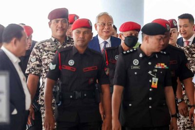 Najib hadir bagi perbicaraan kes 1MBD di Mahkamah Tinggi pada Khamis.