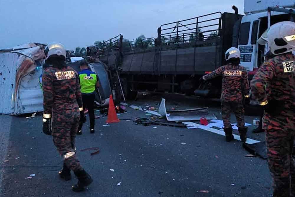 Akibat kemalangan tersebut, pemandu lori jenis Mitsubishi Fuso mengalami sakit di dada, sementara kelindannya meninggal dunia di lokasi akibat kecederaan yang dialami.