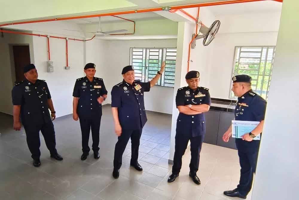 Kerja pembaikan kuarters Balai Polis Lenggong menjadikan unit itu dilengkapi tiga bilik tidur dengan kapasiti ruang tamu, dapur dan balkoni yang lebih besar.