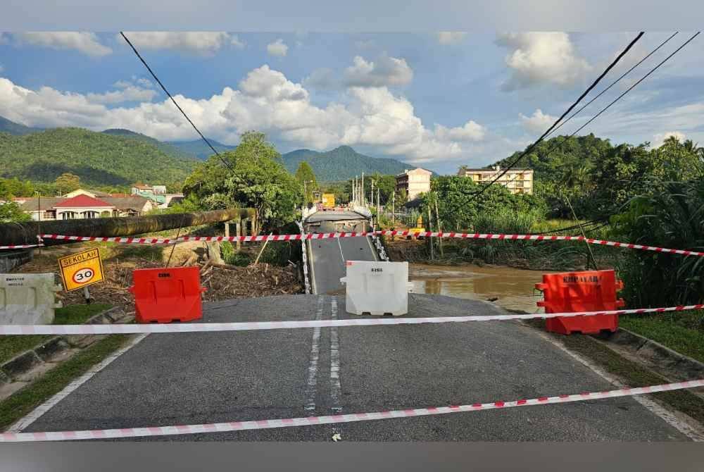 Siren amaran akan dipasang di Sungai Slim sebagai amaran berlakunya kejadian bencana seperti kepala air yang berlaku pada Jumaat yang mengakibatkan tiga jambatan runtuh.