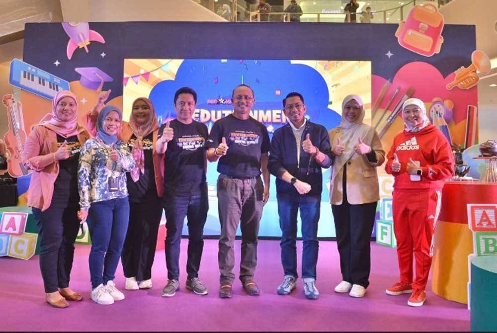 Syamil Fahim (empat dari kiri) bersama tetamu kehormat yang hadir dalam program dua hari ini