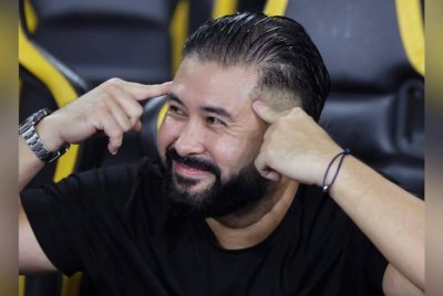 Reaksi Tunku Ismail selepas pasukan JDT menjuarai Piala FA di Stadium Nasional Bukit Jalil. Foto Bernama