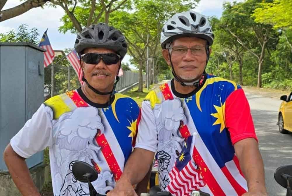 Zakaria (kiri) dan Ishak.