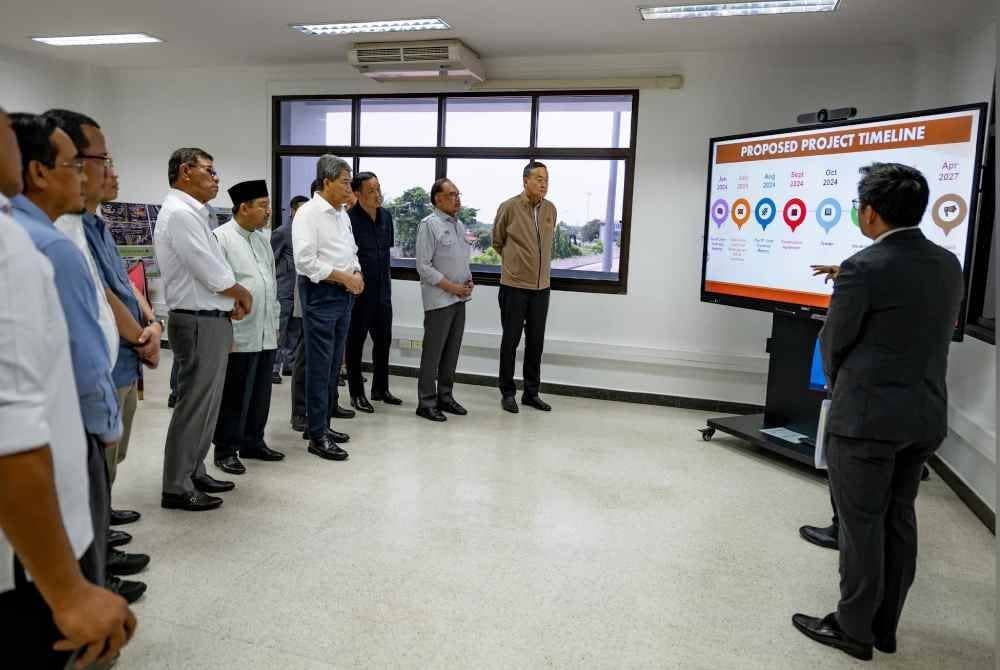 Dalam lawatan ke Rantau Panjang dan Sungai Golok pada awal Ogos lalu, Anwar juga telah menyatakan kesediaan Malaysia untuk mempercepatkan pelaksanaan jambatan Kedua Sungai Golok-Rantau Panjang.