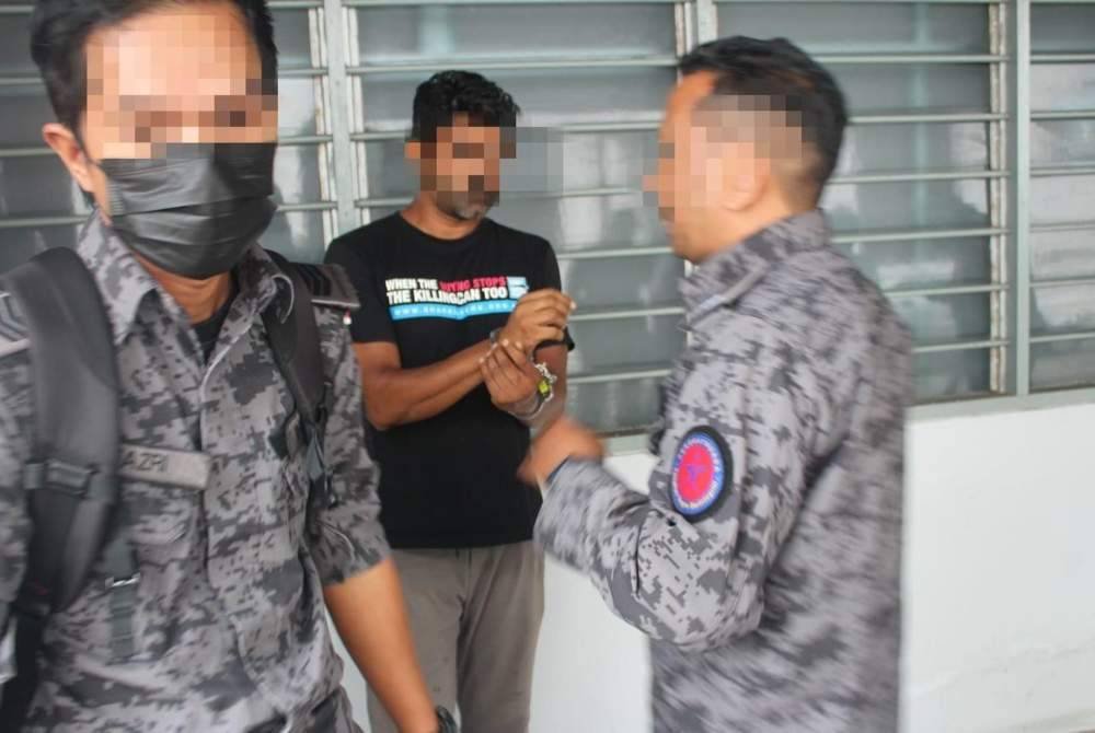 Seorang lelaki Pakistan yang bekerja sebagai pengawal keselamatan turut ditahan kerana tidak mempunyai dokumen yang sah.