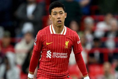 Endo kelihatan kurang gembira apabila dimasukkan sebagai pemain gantian pada penghujung perlawanan aksi menentang Brentford, Ahad lalu. Foto Agensi