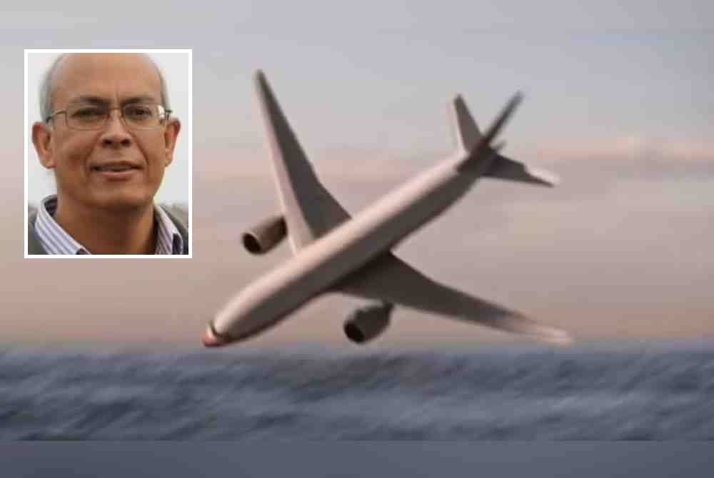 Lyne percaya bahawa beliau berjaya mengenal pasti 'lokasi persembunyian yang sempurna' di mana pesawat itu hilang. (Gambar kecil: Lyne)